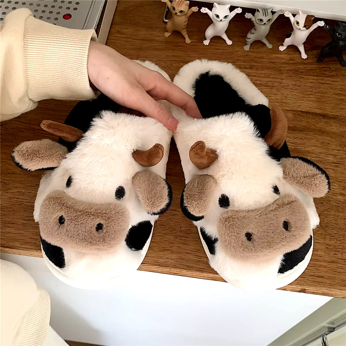 Women'S Cartoon Cute Cow House Slippers Warm plus Lined Closed Toe Fuzzy Home Slides